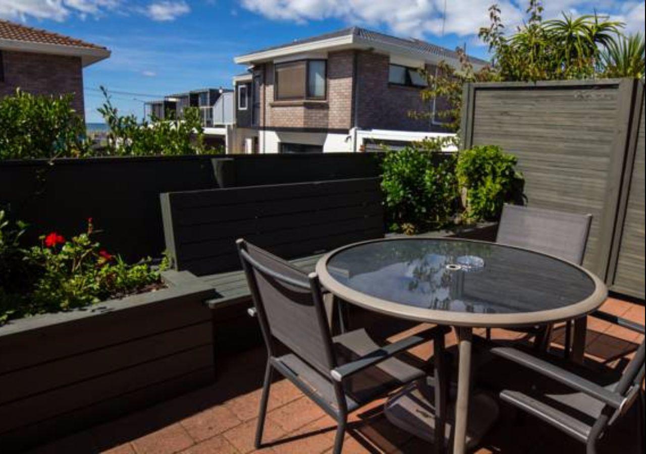 Boatshed Motel Apartments Mount Maunganui Exterior photo