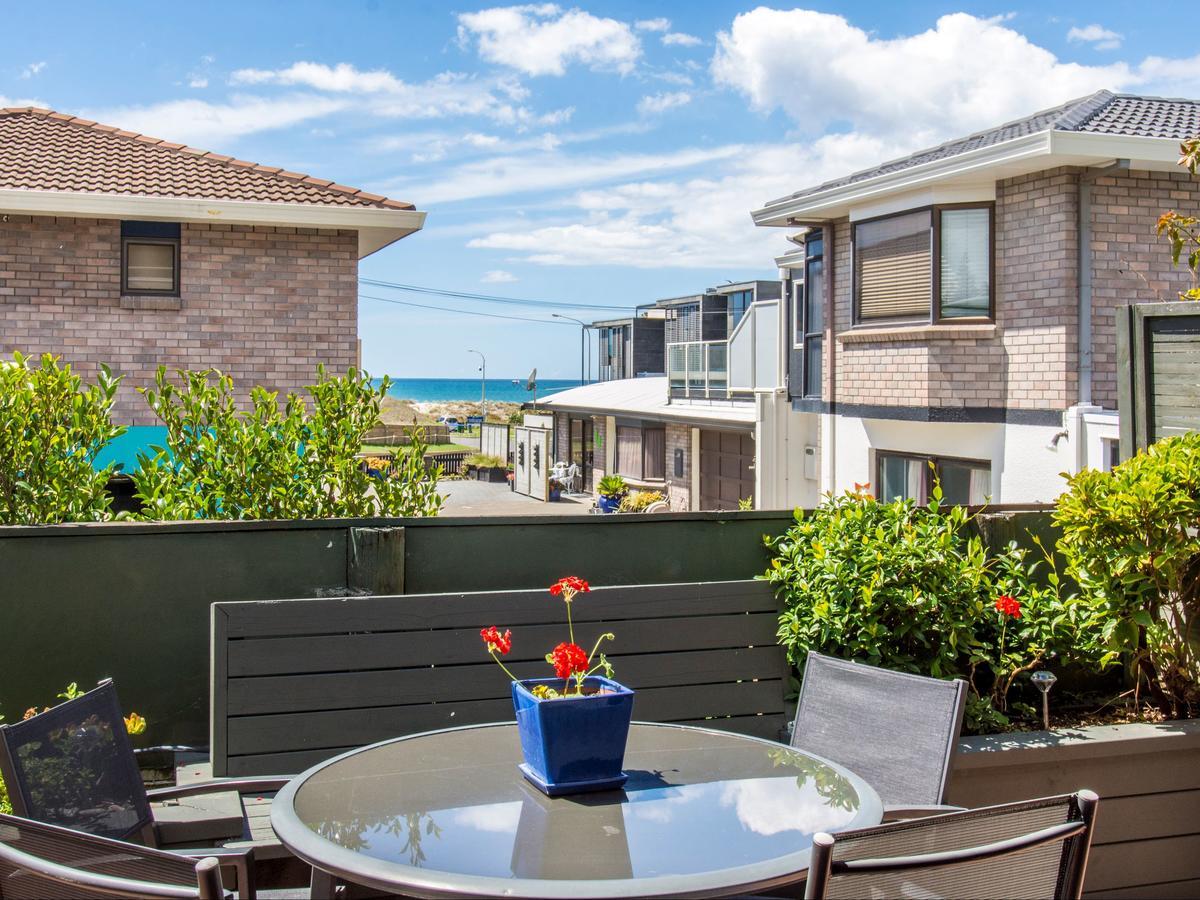 Boatshed Motel Apartments Mount Maunganui Exterior photo