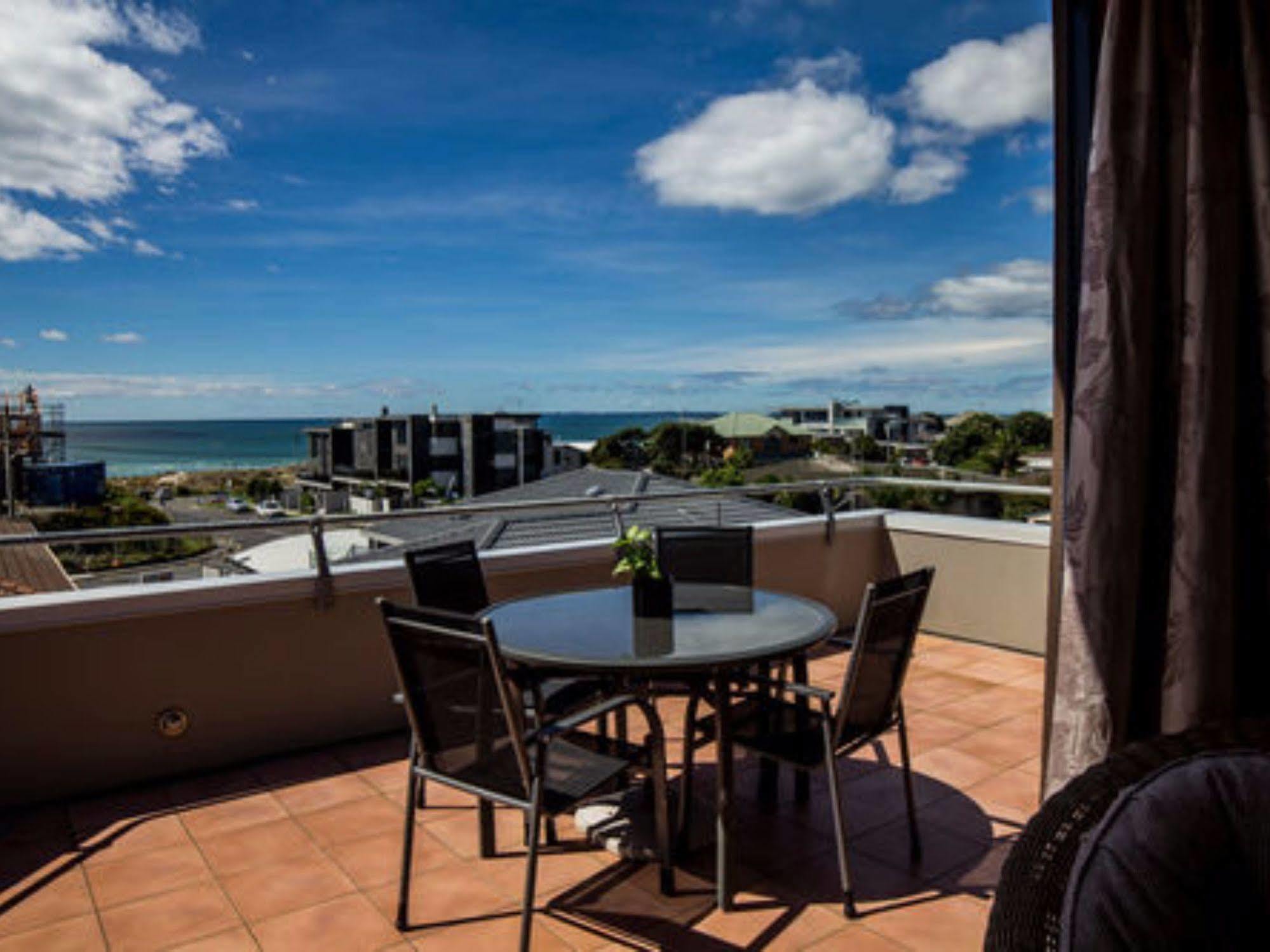 Boatshed Motel Apartments Mount Maunganui Exterior photo