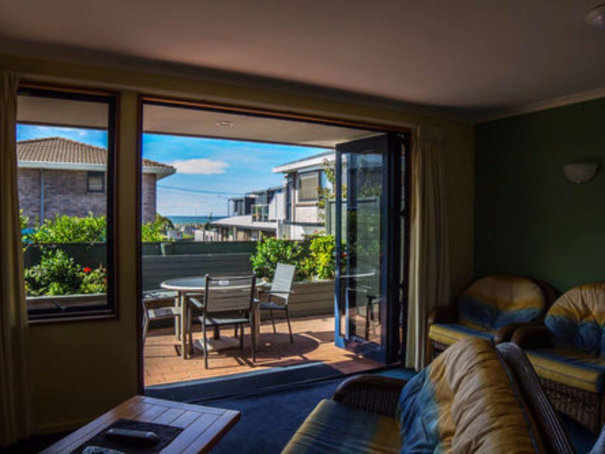 Boatshed Motel Apartments Mount Maunganui Exterior photo