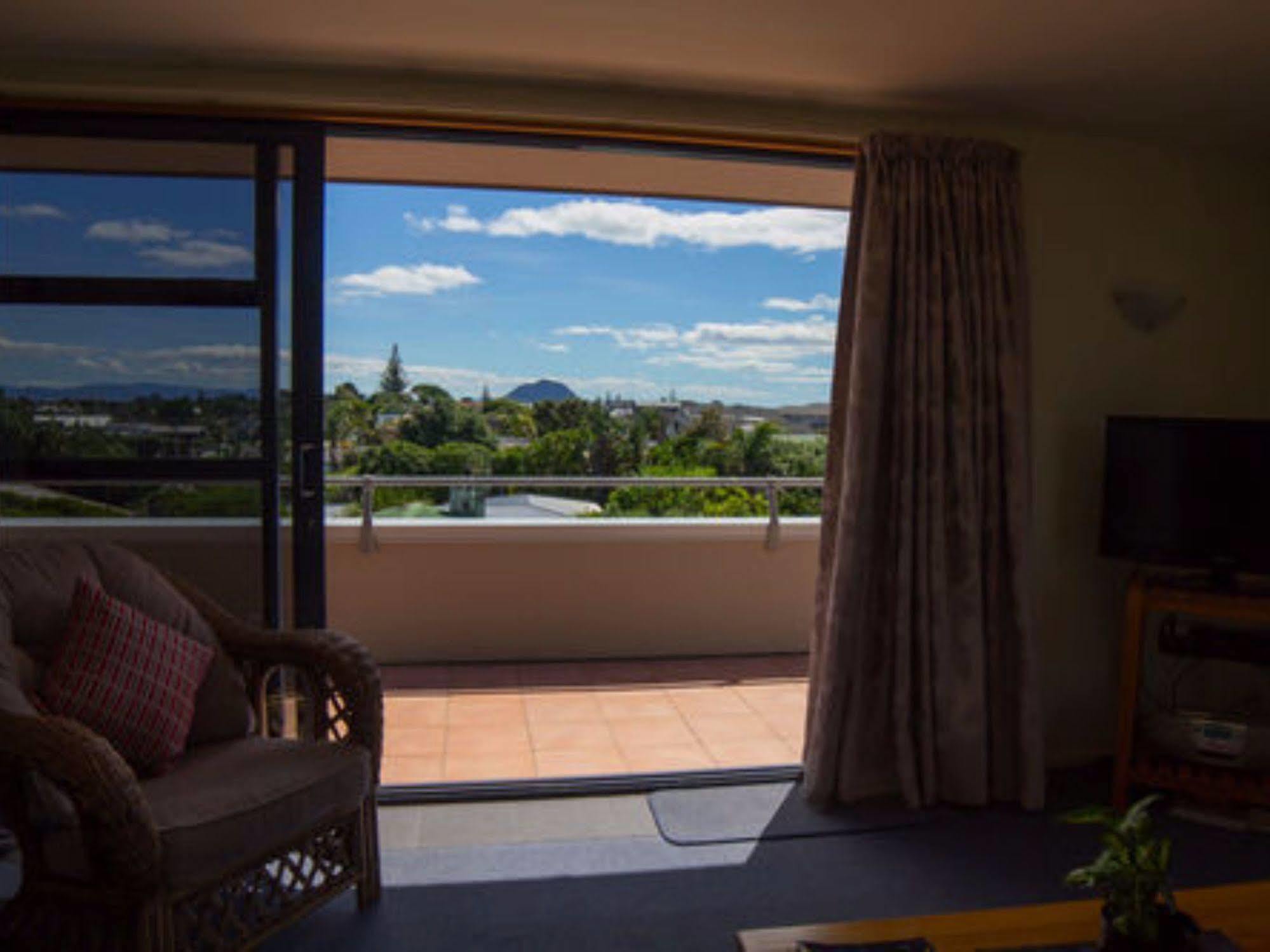 Boatshed Motel Apartments Mount Maunganui Exterior photo